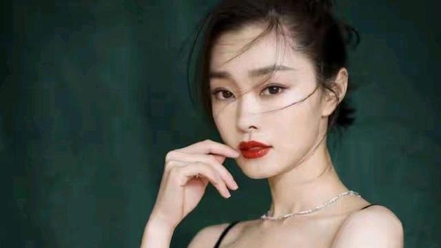 李湘 女人40后成为“黄脸婆”？坚持做这“6件事”，气质显年轻