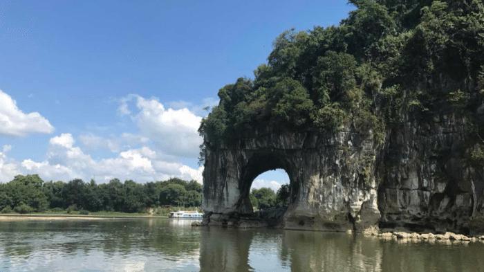 |盖朗厄尔峡湾：作为大家非常喜欢的景点，它的水是非常清澈的