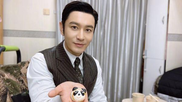 黄晓明|别人的老板！黄晓明撒钱慰劳公司员工「10分钟就送掉5万」