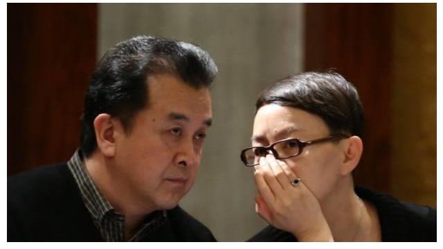 黄宏|62岁黄宏近照，隐瞒了33年的美女老婆，原来是我们熟悉的她