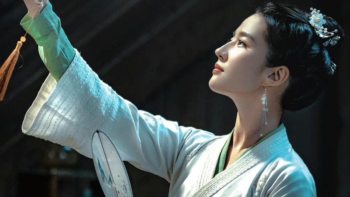 溜肩|刘亦菲太土豪了！送剧组每人一个LV，溜肩身材穿古装终于逆袭一回