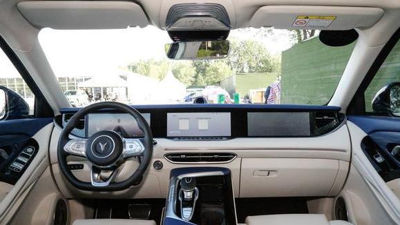 公安机关|30多万的岚图FREE能白嫖？京东与岚图联动，要在春晚选出“锦鲤”