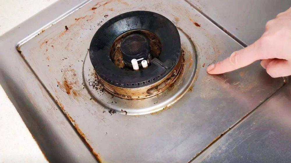 过年，“煤气灶”老是又油又脏，教你用1个口罩，轻松搞定油污