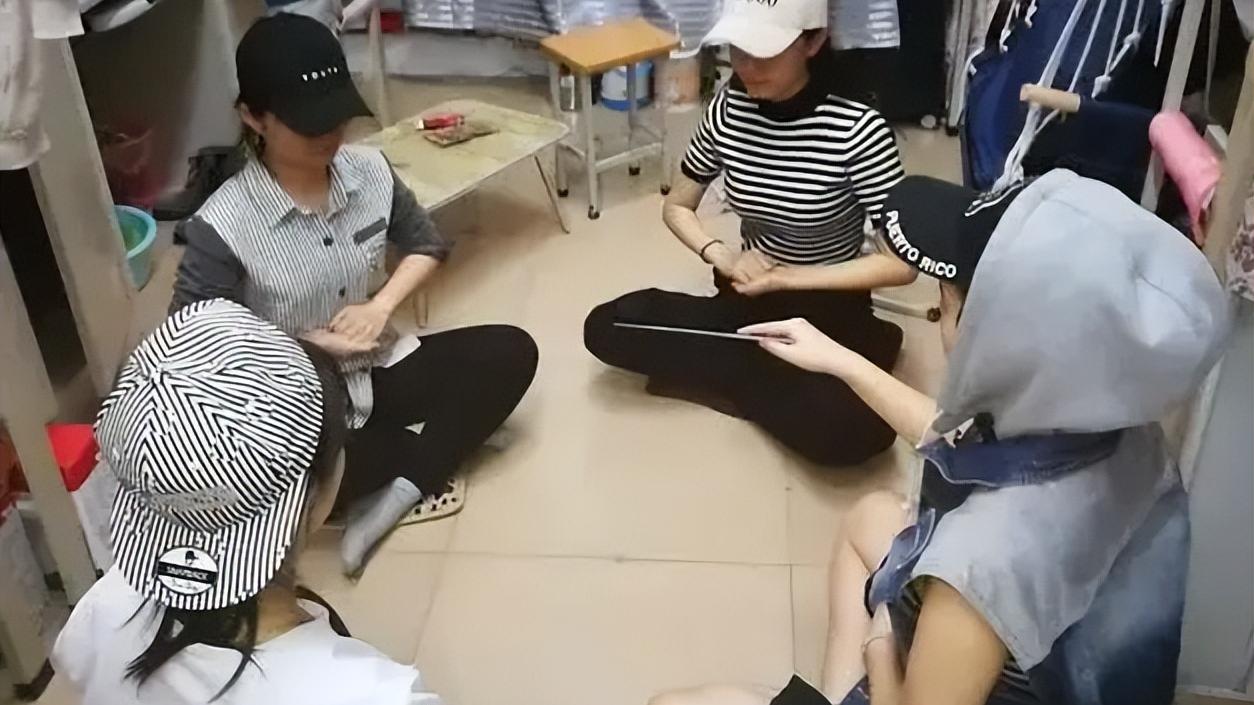 小姐姐|38岁博士生毕业不找工作回家啃老，得知真实原因后，父母掩面痛哭