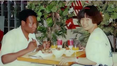 清华才女——王丽红：25年前远嫁非洲，后来同学再见她：不敢认了