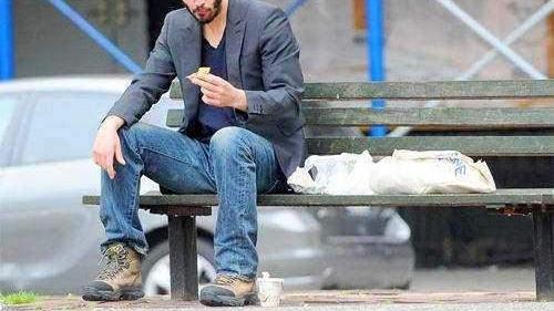 欧美明星|欧美明星真的太不会保养，《教父》主演苍老驼背，看起来像乞丐