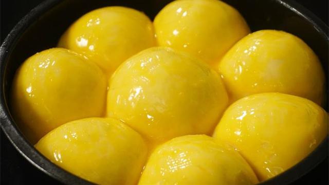 馒头|早餐别做馒头花卷了，教你懒人做法，一次8个，一周不起早，舒服