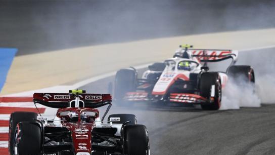 陈梦|F1 巴林站法拉利包揽冠亚军，周冠宇首秀便获得中国人在F1的第一分