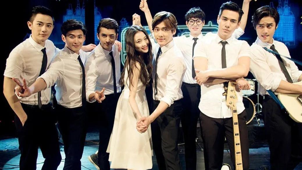 何炅|七年过后再看《栀子花开》的演员，个个都红了，何炅眼光真好