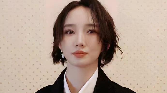 孟美岐|孟美岐营业视频空降热搜第八，评论区的网友很不满