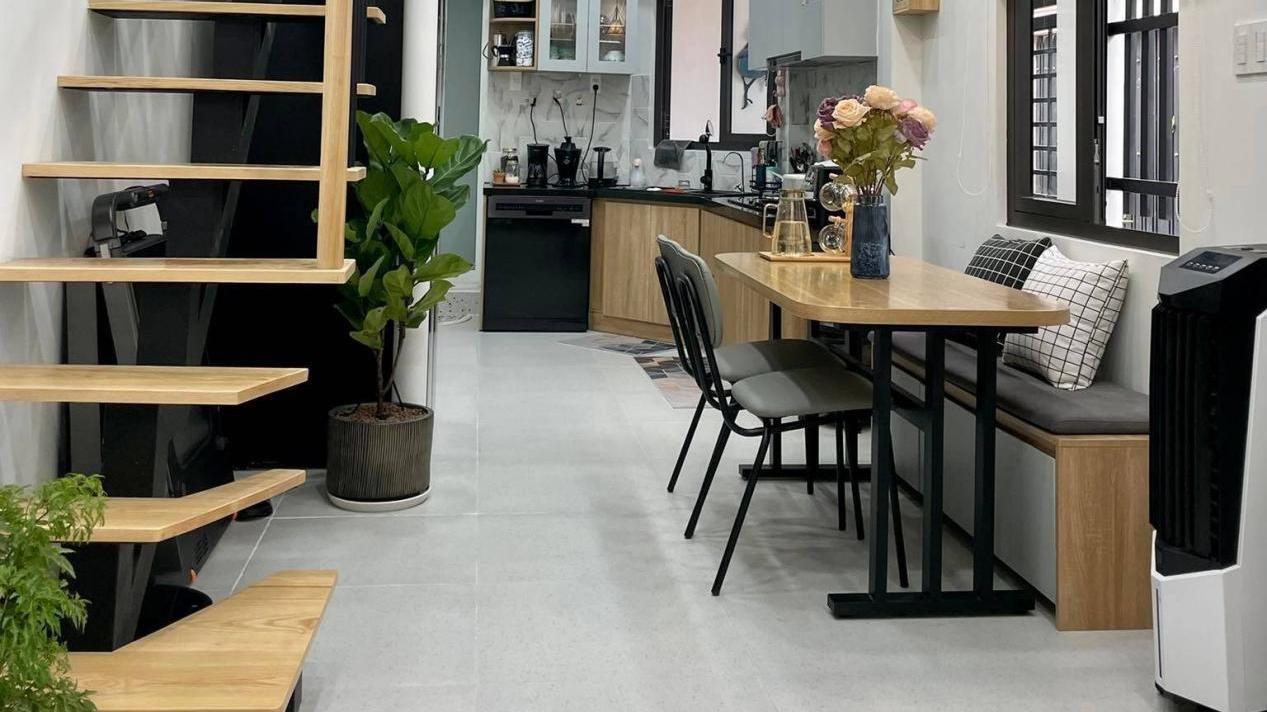 28㎡老房翻修一下，2层变3层，门口圈出玄关+杂物间，好住得很！