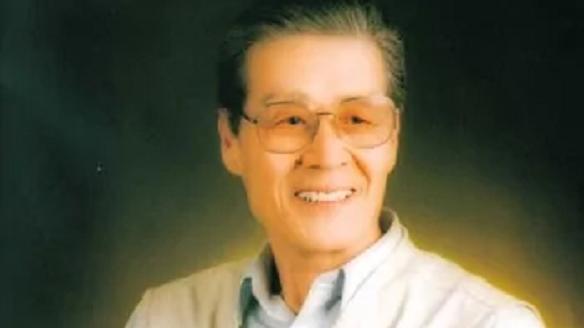 生图|人艺《茶馆》秦仲义扮演者、七一勋章获得者蓝天野逝世