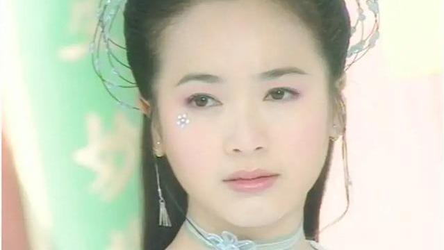 左小青|45岁左小青一反常态跳女团舞因太放得开遭喊话：她男人不管管吗