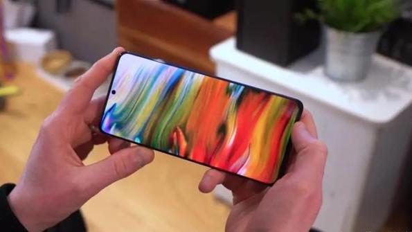 三星|为什么感觉国产手机用的三星屏幕没有三星自己手机的屏幕看得舒服呢？