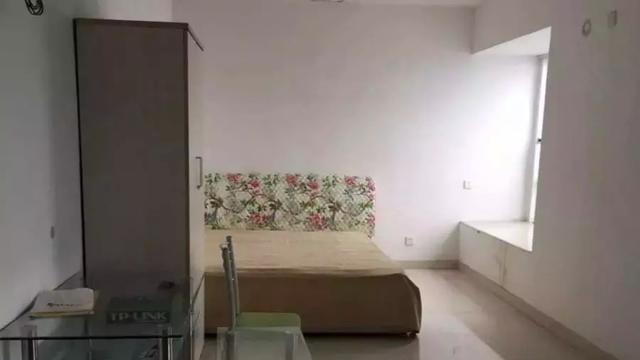 刚毕业的小情侣花2500块改造39㎡出租房，房东看完直接白送2个月