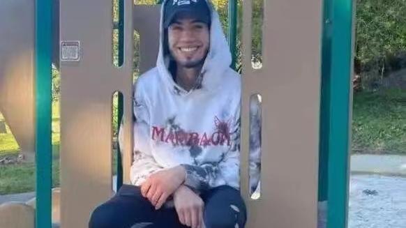 科比·布莱恩特|瓦妮莎男私教身份曝光！随意出入科比豪宅，马龙老鱼只有羡慕的份