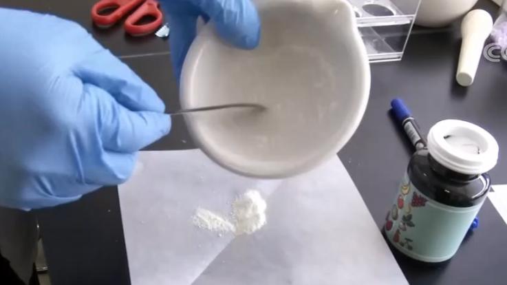 糖果 减肥“糖果”，说是可以不运动，不节食就能减去脂肪，却吃坏健康