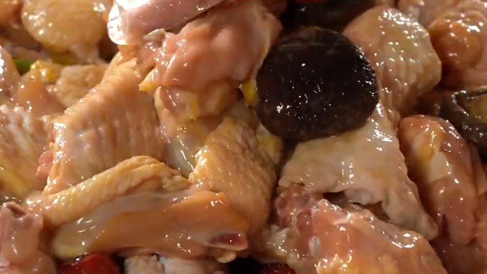 香菇|大厨教你香菇滑鸡的做法，鸡肉鲜香滑嫩，香味四溢，孩子也爱吃