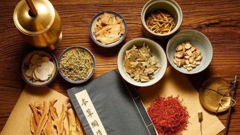 糖尿病|坚持喝牛奶，49岁女教师确诊糖尿病，医生提醒：“3种”补品少吃