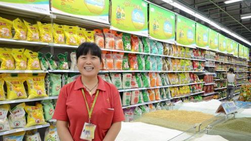|超市员工月薪才2800，却没人愿意辞职，老员工告诉你真实的秘密