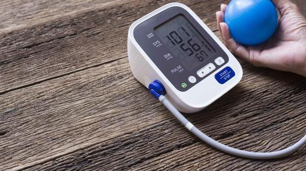 慢性病|得了高血压，这4项检查要定期做，避免错过高血压加重信号