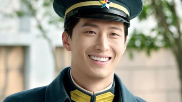 窦骁|窦骁新剧火了，虽然剧情狗血，但他选了个好搭档，真的是太给力了