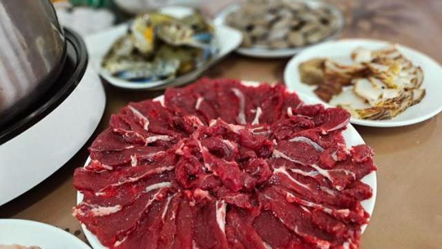 火锅|结婚吃火锅！四川小伙第一次去海南参加婚宴，被整不会了