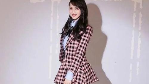 伊能静|年过半百的伊能静，凭什么打败时光，一副青春永驻的模样？