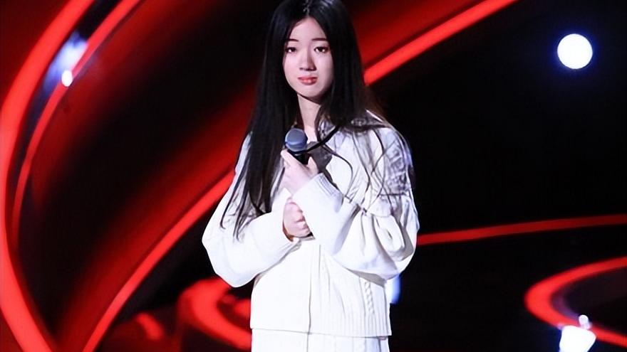 陈奕迅|港媒曝陈奕迅将加盟《声生不息》，《中国好声音》三大导师将聚首