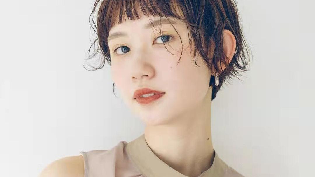 发型 “治愈系”精灵短卷发有多美？看这9款发型就知道，甜酷飒不显老