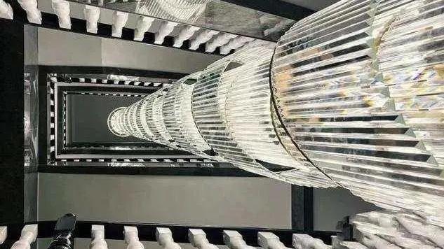 有钱人的奢华豪宅！林丹豪宅面积大，4米水晶吊灯和精美雕刻吸睛