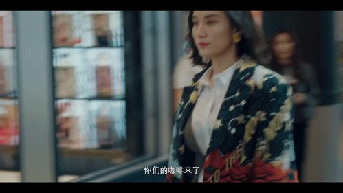 穿衣搭配|被嘲“歪嘴女神”的金晨，凭什么成了时尚职场穿搭的天花板？