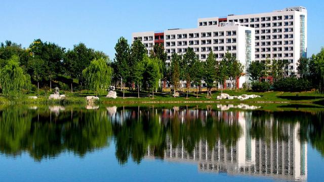 高校|2022工业类高校金字塔出炉！哈工大一举夺冠，合工大被亮黄牌