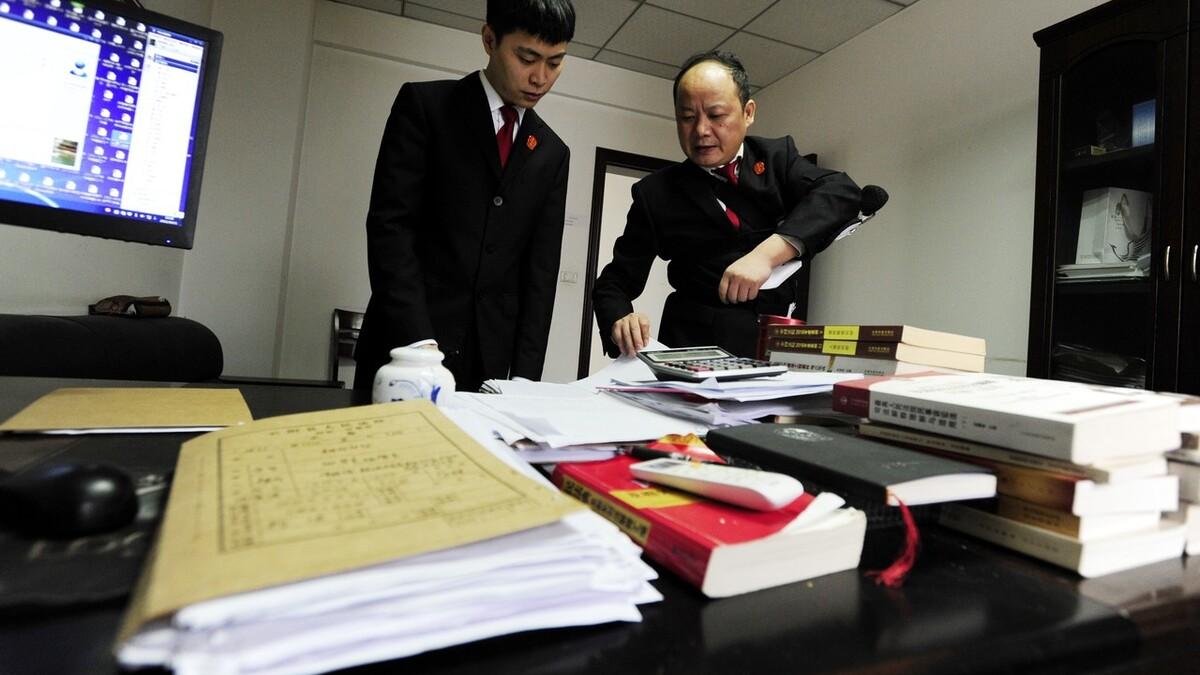 招聘|书记员岗位正在招聘，每月有五险一金，看看收入高还是低？