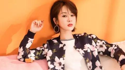 杨紫|杨紫发声实名举报十位大咖，网友支持杨紫保护自己和家人