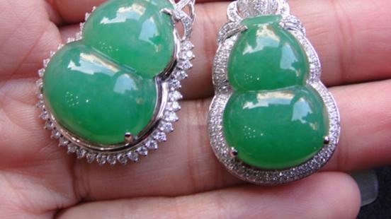 翡翠|翡翠饰品中，也有同音不同字的术语，但是含义却差别很大