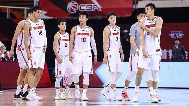 广东省|2米23，2米13，广东年轻双中锋被重用，3大续约也将助队重夺冠军