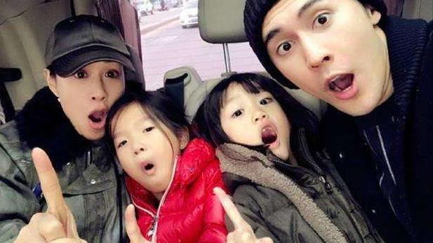 钟丽缇|51岁钟丽缇为爱备孕，小12岁丈夫机场趴肚细听，疑似四胎是男娃