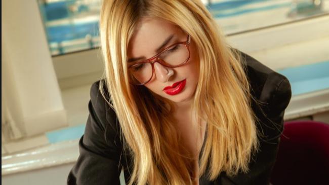 秘书|老板招“情人”私人秘书月薪保底15000元