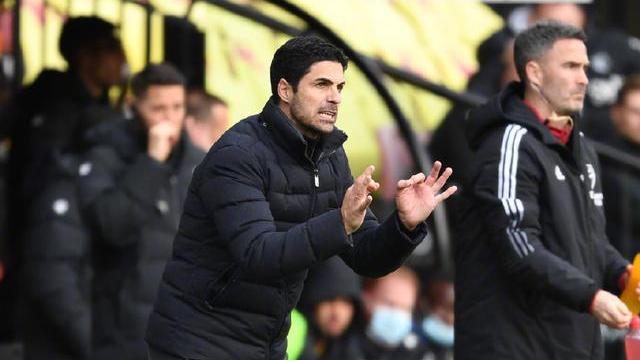 英超|3-2，C罗曼联太难了！英超豪门爆发，狂轰16脚+4轮12分，争四乱了