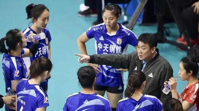 蔡斌|中国女排大洗牌！朱婷最佳对角竟落选，蔡斌爱将也被退货！