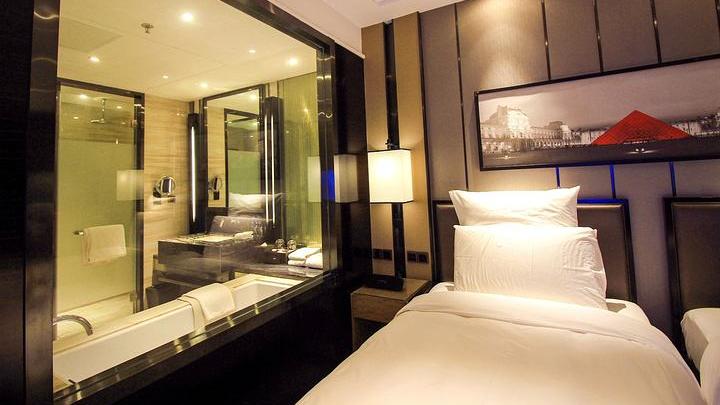 【白嫖冷知识】为什么酒店浴室的玻璃大多是透明的