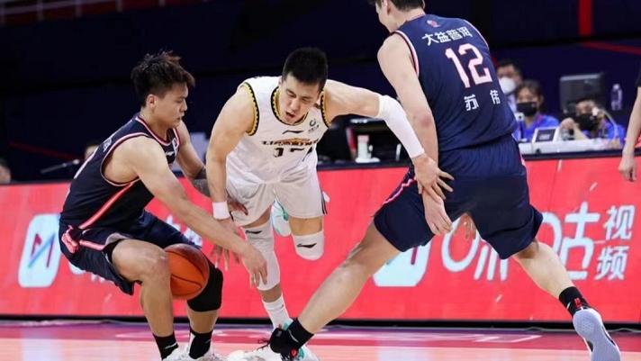 广东男篮|热议辽篮2-0夺赛点！名记盛赞莫兰德，苏群致敬广东：令人尊敬