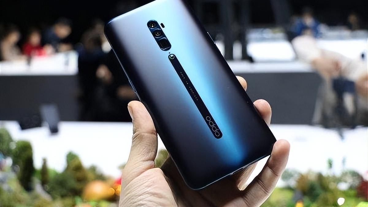 oppo reno|OPPO“良心”了，流云双镜+热段玻璃+纤薄美学，硬刚Find旗舰！牛