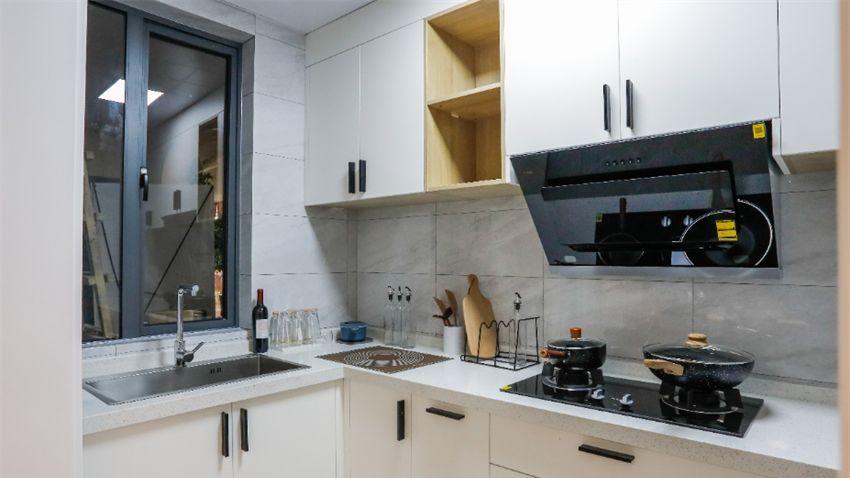 油烟机选侧吸好还是顶吸好？看完这4个对比，就明白该如何选择了