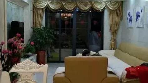 妻子坚持全屋贴瓷砖，完工后像个\瓷器房\，好处是住5年仍崭新