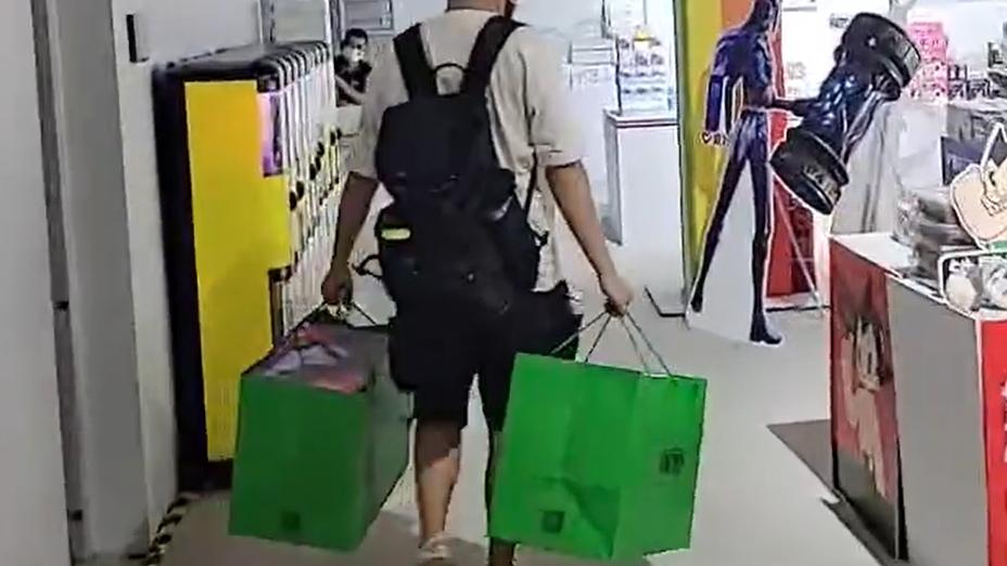 钱小佳|钱小佳竟是海贼迷，赶赴成都只为手办，娜美一出壕无人性