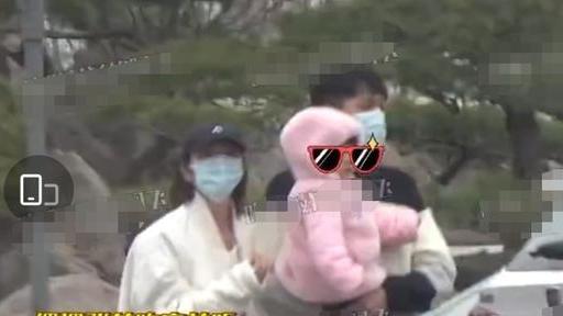 唐艺昕|唐艺昕女儿的正面脸曝光，遗传妈妈的五官，张若昀低声安抚女儿