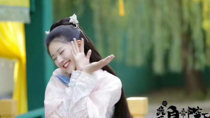 赵露思|赵露思，是具备问鼎一线小花条件的，剧里可爱的让人移不开眼