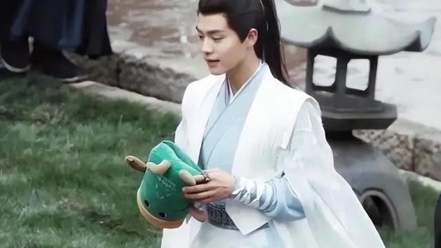 北京电影学院|又一仙侠剧即将来袭，看清阵容预定爆款，观众：熬夜也要追